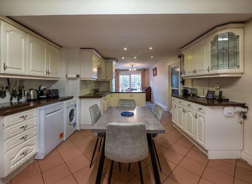 Patrick Street, Templemore, E41KC82