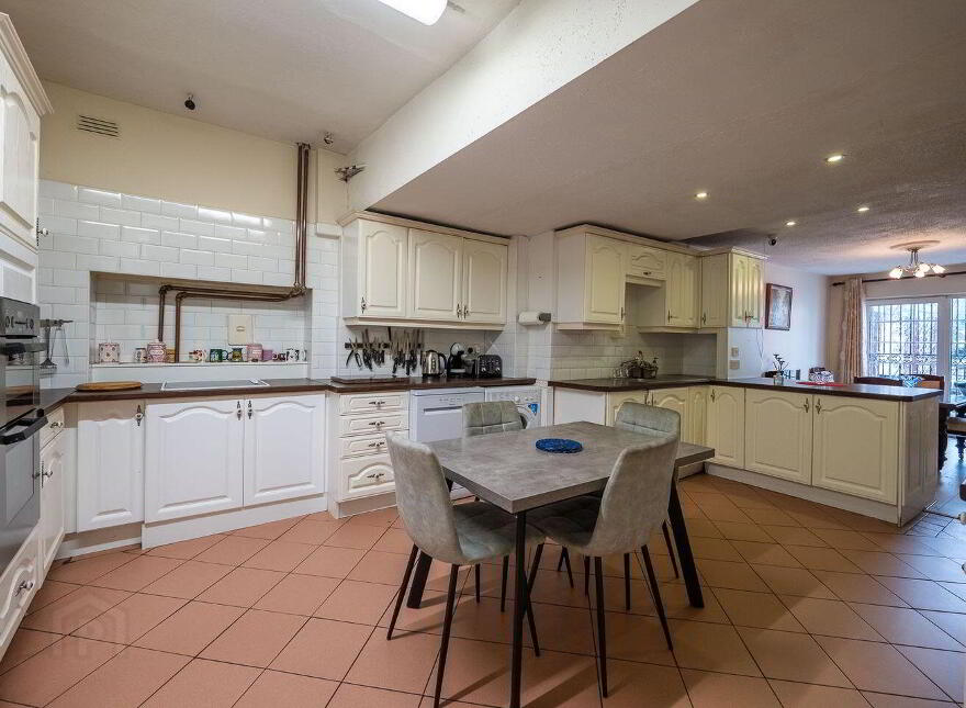 Patrick Street, Templemore, E41KC82