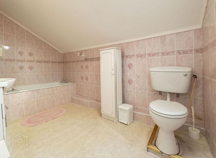 Patrick Street, Templemore, E41KC82