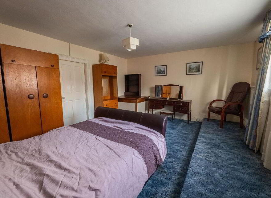Patrick Street, Templemore, E41KC82