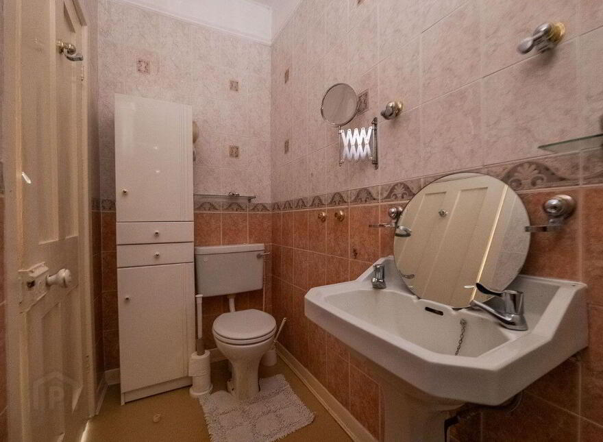 Patrick Street, Templemore, E41KC82