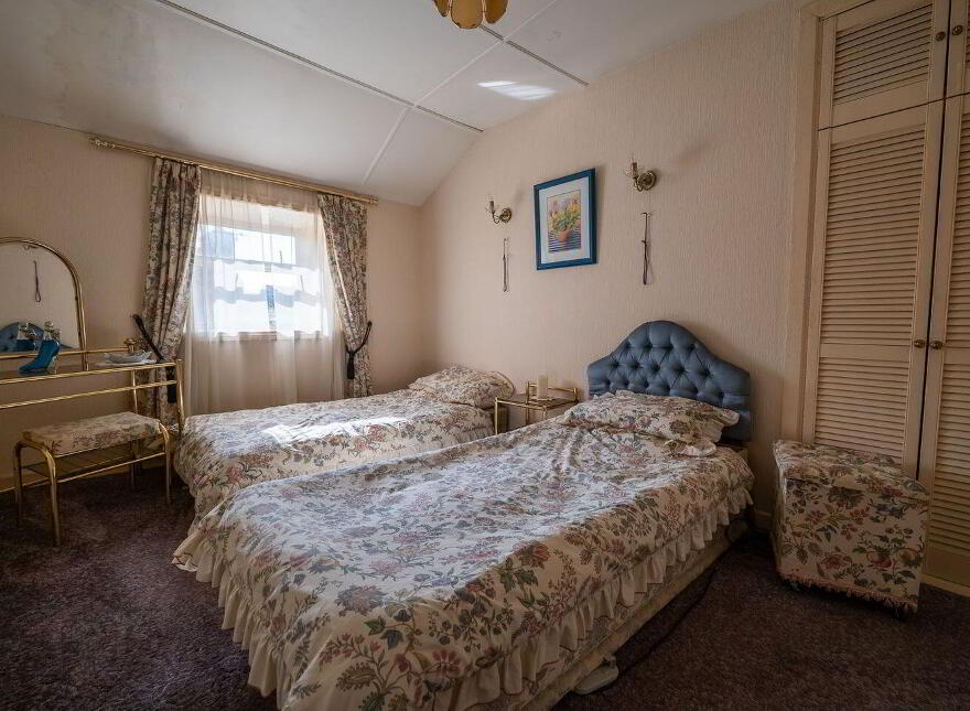 Patrick Street, Templemore, E41KC82