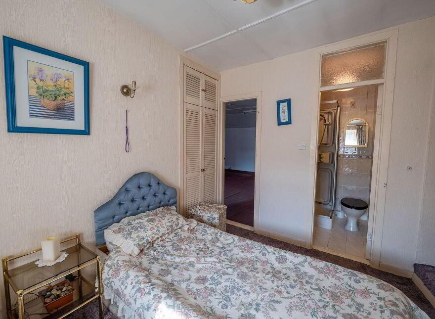 Patrick Street, Templemore, E41KC82