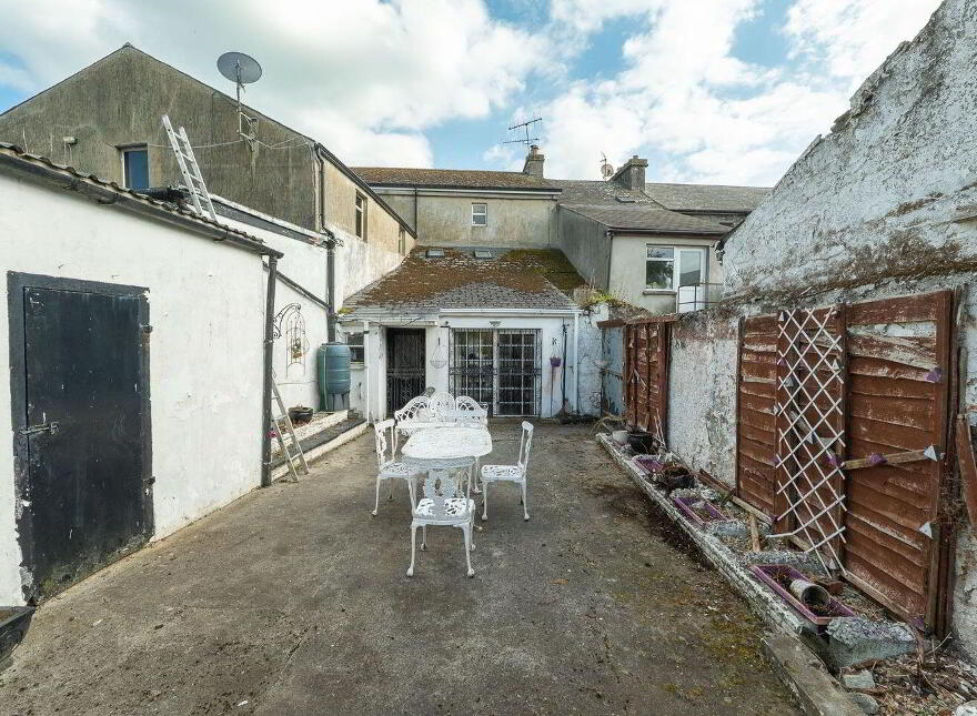 Patrick Street, Templemore, E41KC82