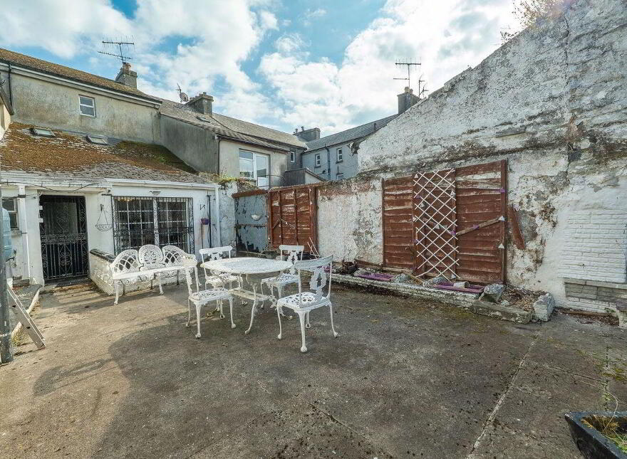 Patrick Street, Templemore, E41KC82