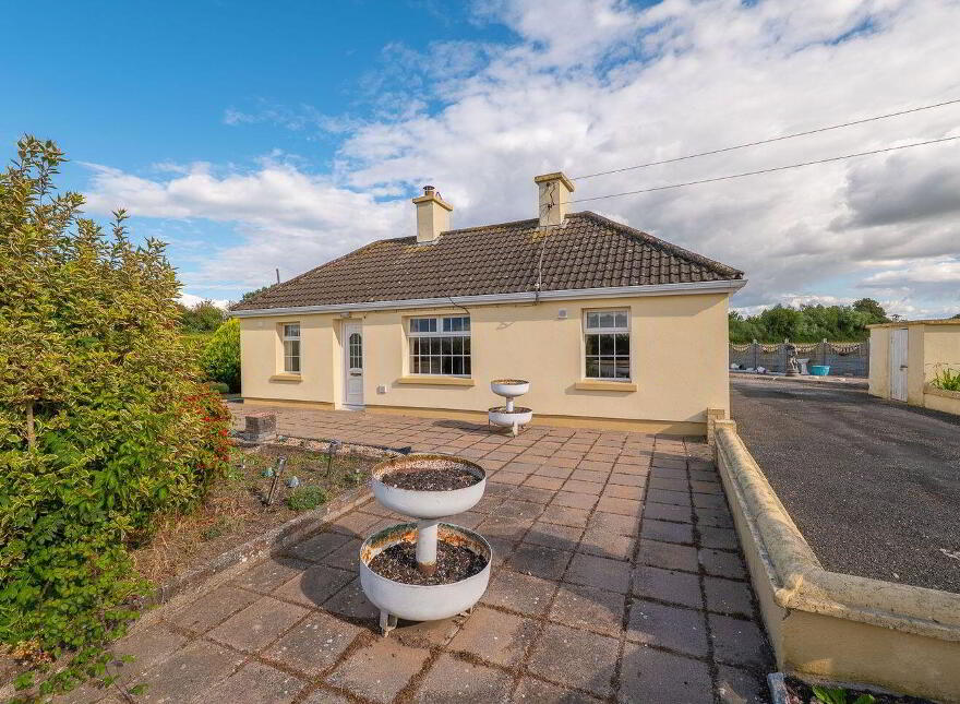 The Cobbs, Templemore, E41NX32 photo