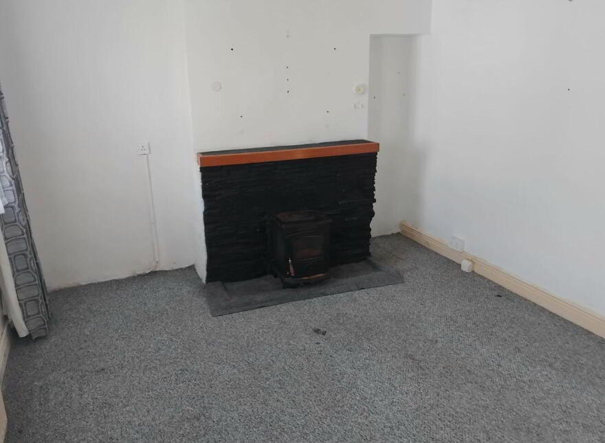 23 Sarsfield Street, Thurles, E41P440