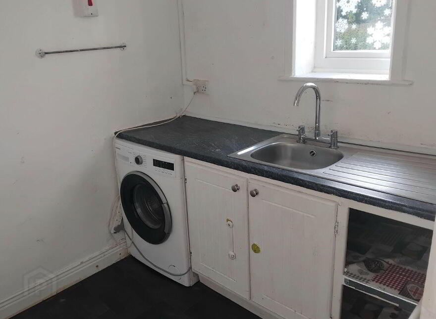 23 Sarsfield Street, Thurles, E41P440