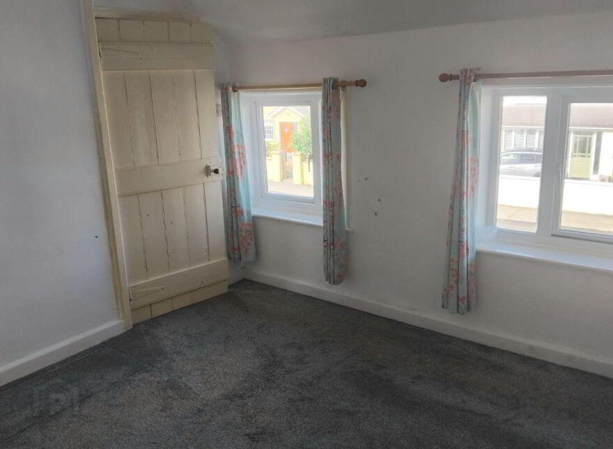 23 Sarsfield Street, Thurles, E41P440