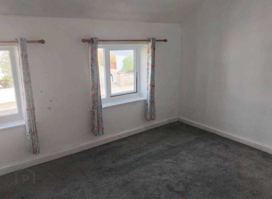 23 Sarsfield Street, Thurles, E41P440