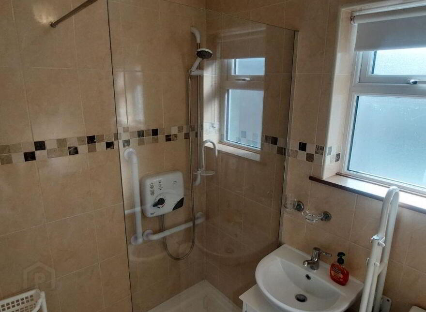 82 Childers Park, Thurles, E41DR72