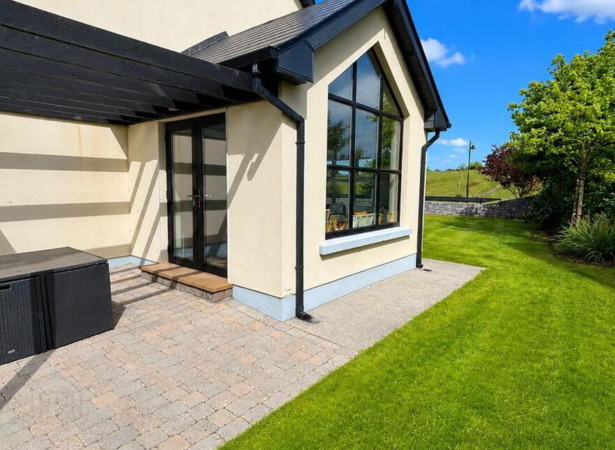 4 Na Cluainte, Killeenadeema, Loughrea, H62P865