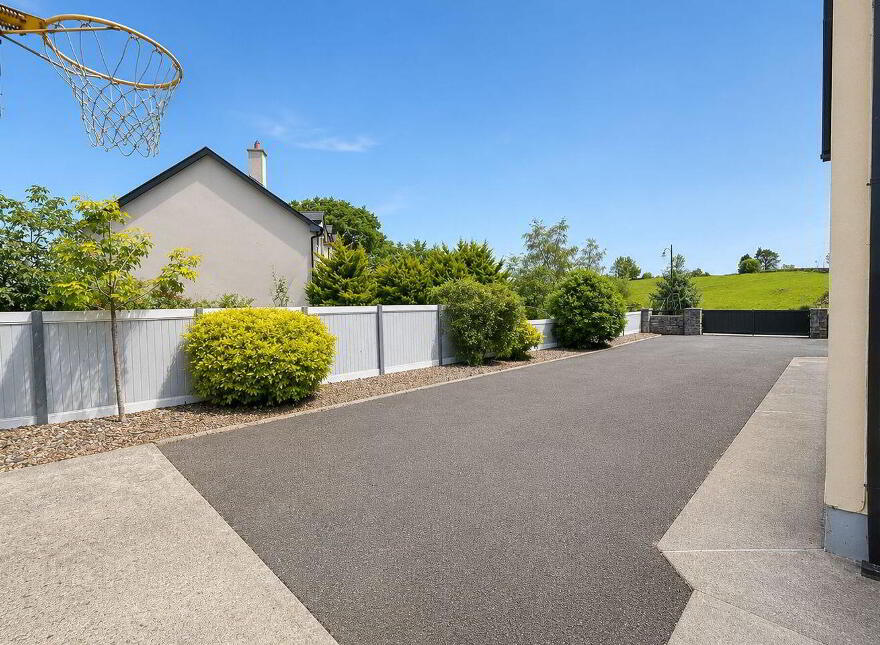 4 Na Cluainte, Killeenadeema, Loughrea, H62P865