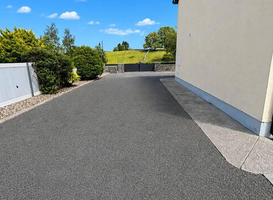 4 Na Cluainte, Killeenadeema, Loughrea, H62P865