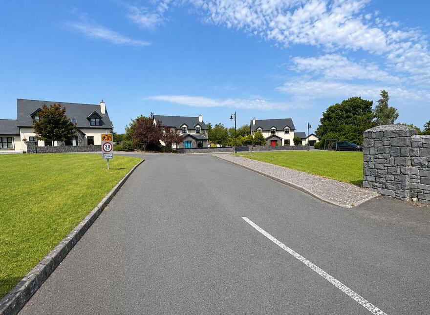 4 Na Cluainte, Killeenadeema, Loughrea, H62P865