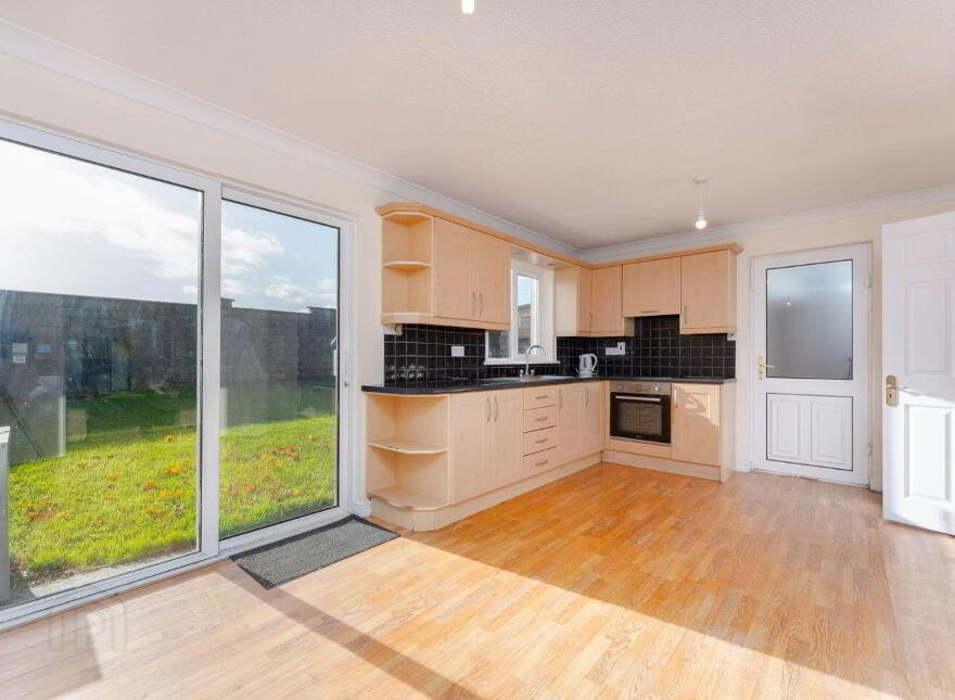 81 Hillview, Rhode, R35VP66