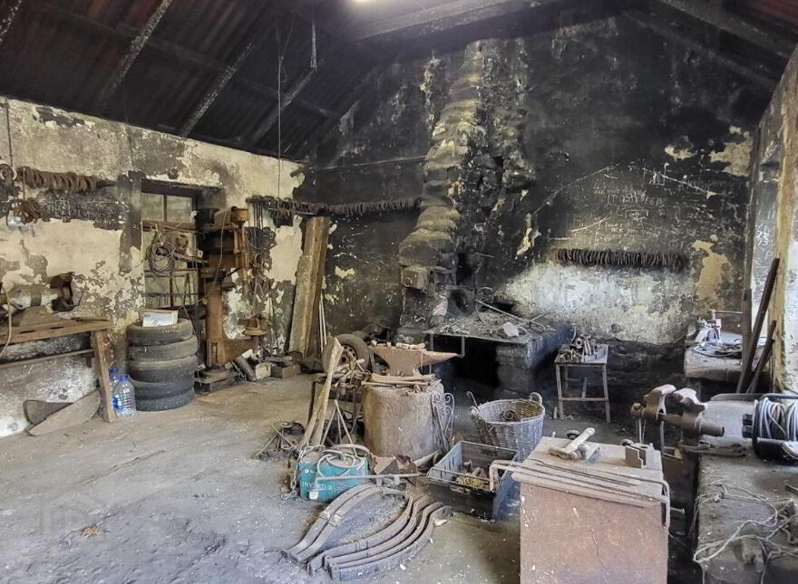 The Old Forge, Boolteens Village, Castlemaine, V93FXP6