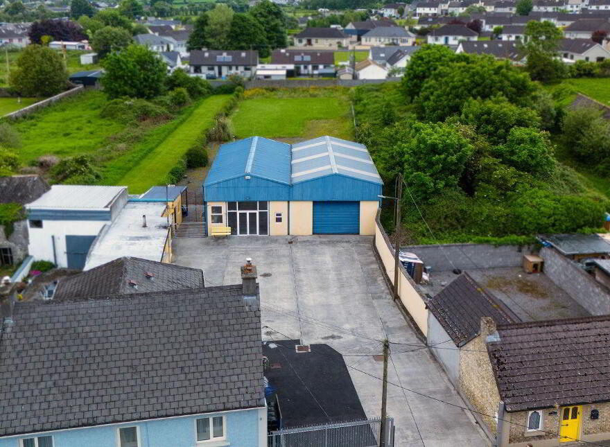 Main Street, Banagher, R42XW29
