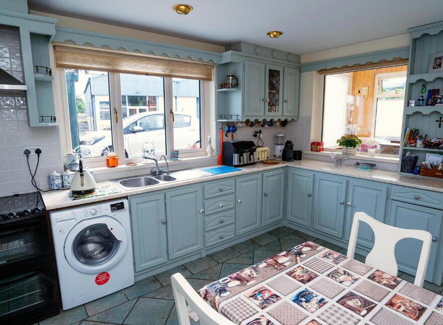 Main Street, Banagher, R42XW29