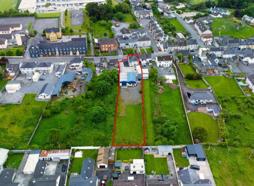 Main Street, Banagher, R42XW29