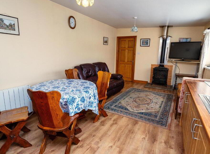 Main Street, Banagher, R42XW29