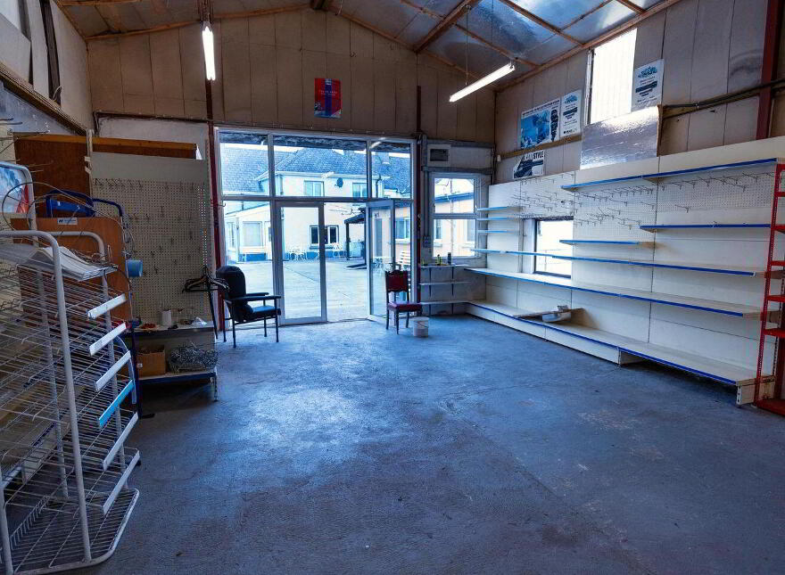 Main Street, Banagher, R42XW29
