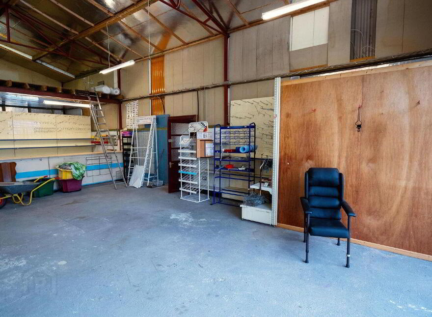 Main Street, Banagher, R42XW29