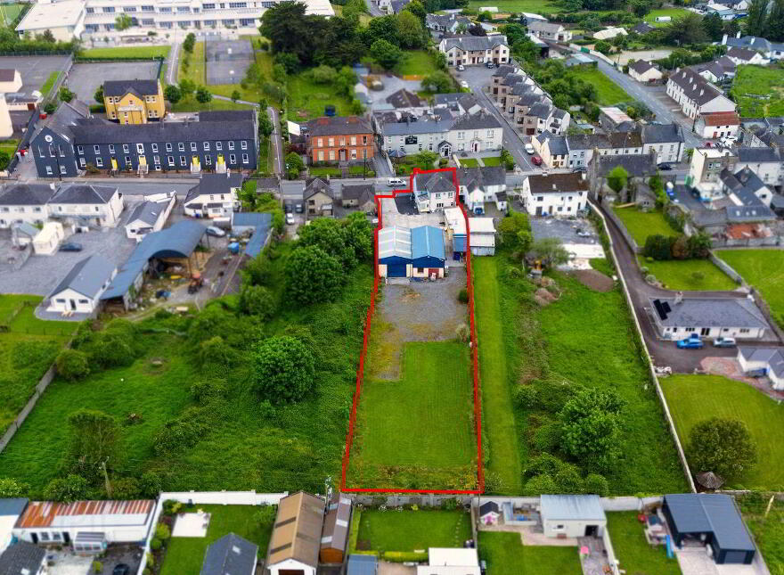 Main Street, Banagher, R42XW29