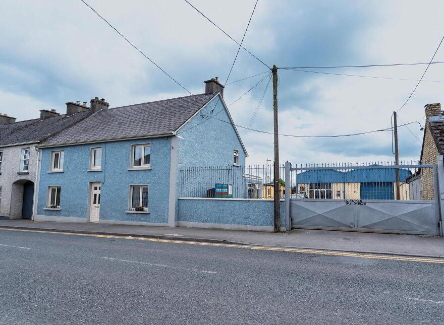 Main Street, Banagher, R42XW29