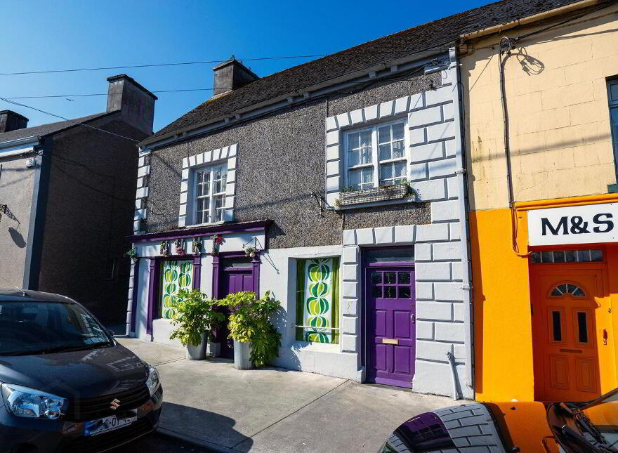 Main Street, Banagher, R42PH30