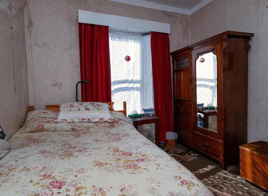 Main Street, Banagher, R42PH30