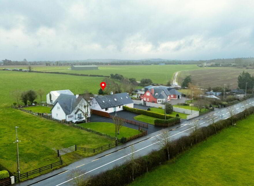 Roscrea Road, Crinkle, Birr, R42A304