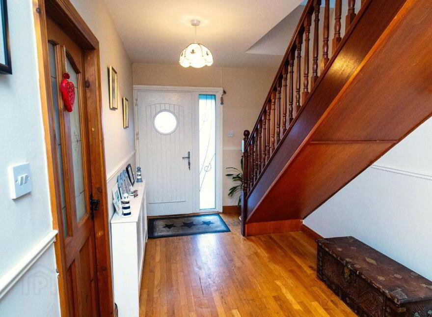 Roscrea Road, Crinkle, Birr, R42A304