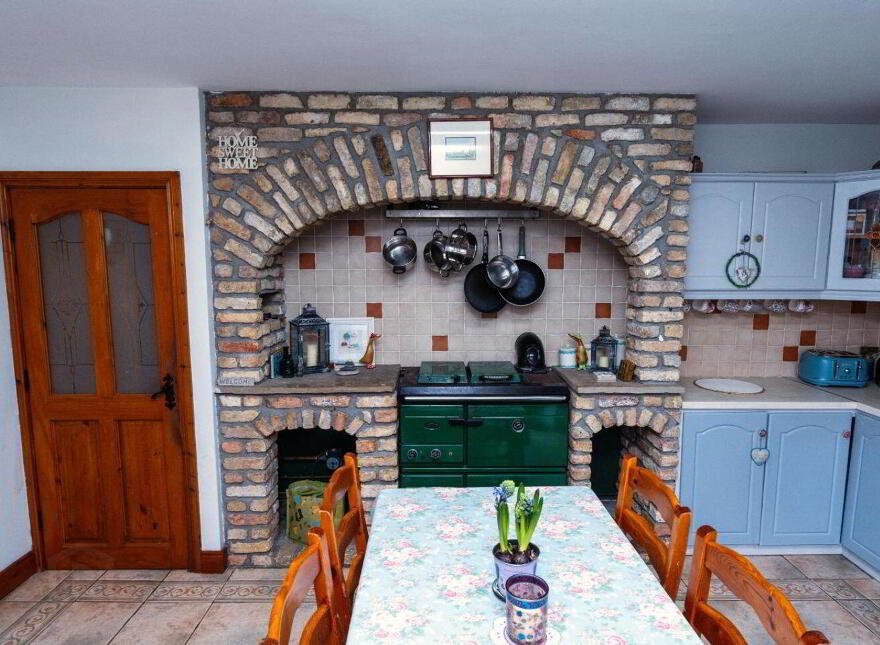Roscrea Road, Crinkle, Birr, R42A304