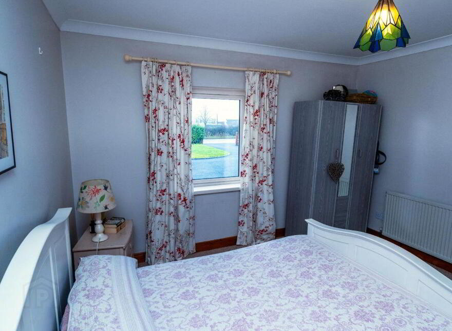 Roscrea Road, Crinkle, Birr, R42A304