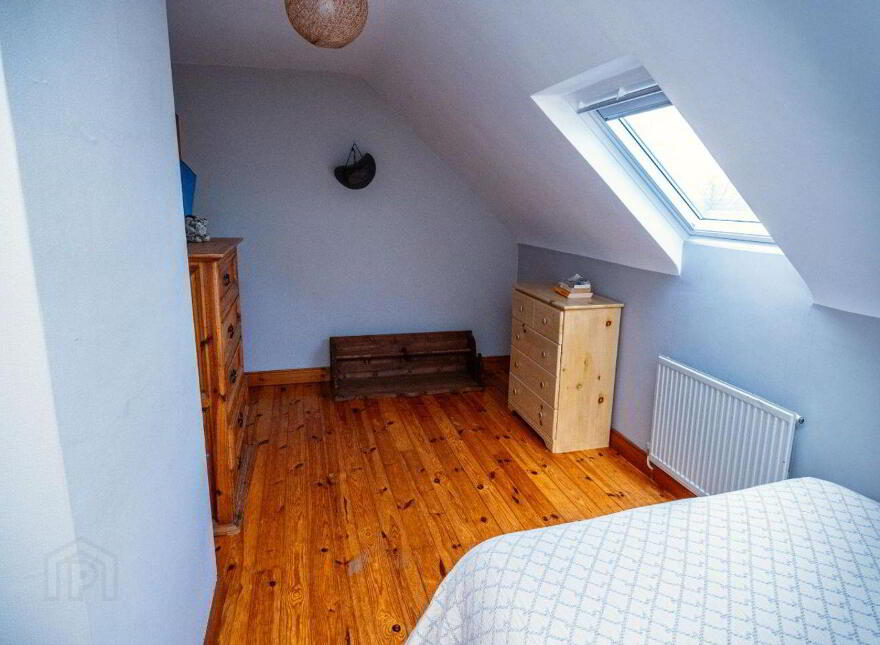 Roscrea Road, Crinkle, Birr, R42A304