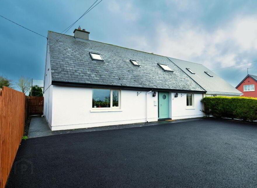 Roscrea Road, Crinkle, Birr, R42A304