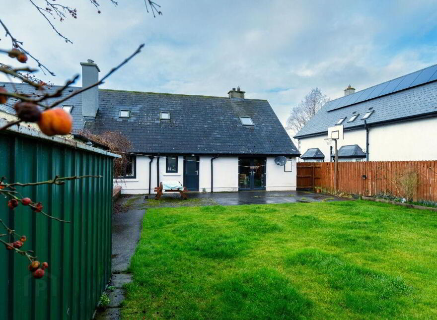 Roscrea Road, Crinkle, Birr, R42A304