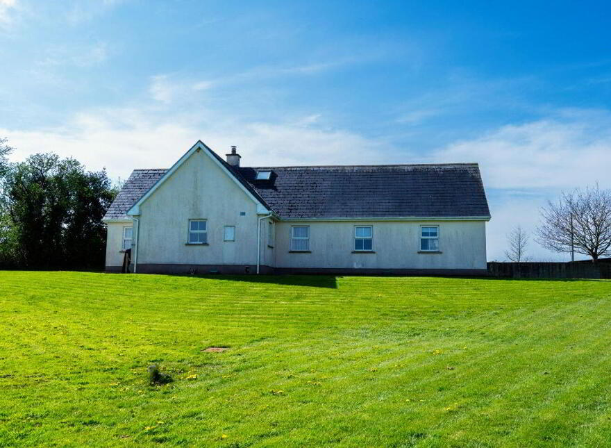 Sliabh Bloom Farmhouse, Oakley Park, Clareen, R42YX57