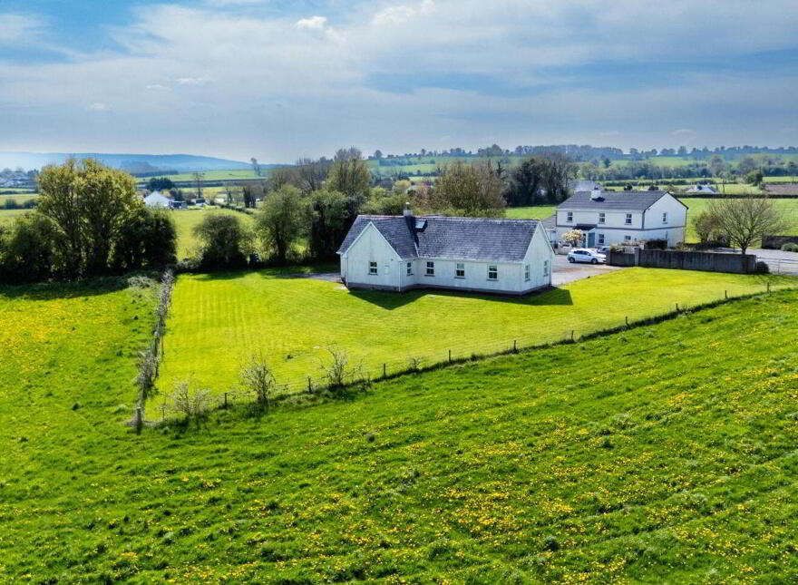 Sliabh Bloom Farmhouse, Oakley Park, Clareen, R42YX57