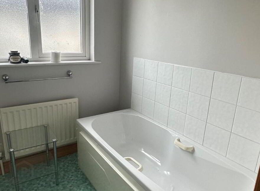 154 An Dúiche, Scalaheen, Tipperary Town, E34P681