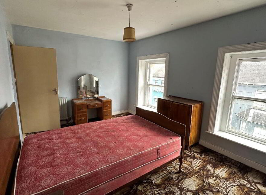 15 Saint Michael's Street, Tipperary Town, E34W403