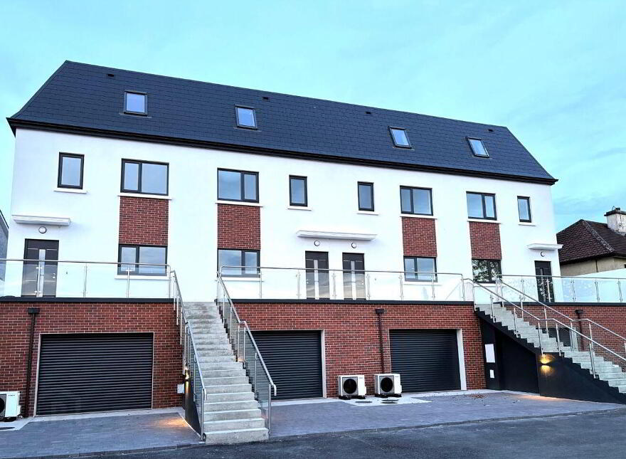 4 Leacach Ard, Danesfort Road, Loughrea, H62X858