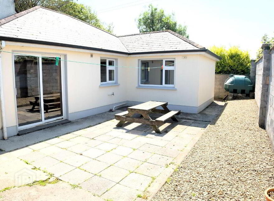 Cosmona, Loughrea, H62YF20