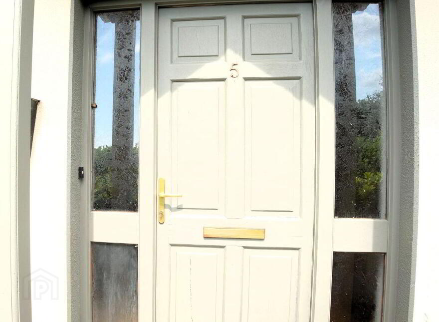 5 An Srúthan, Cross Street, Loughrea, H62PK65