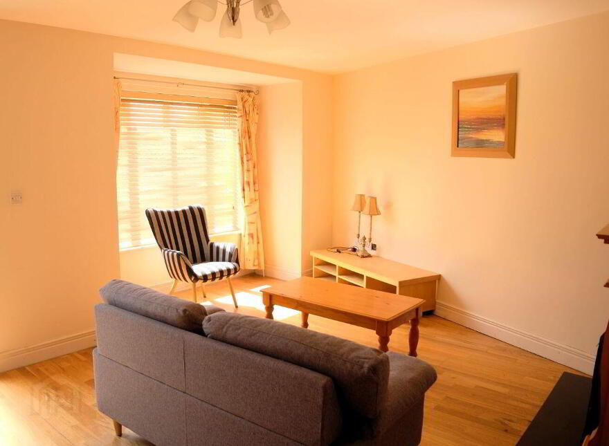 5 An Srúthan, Cross Street, Loughrea, H62PK65