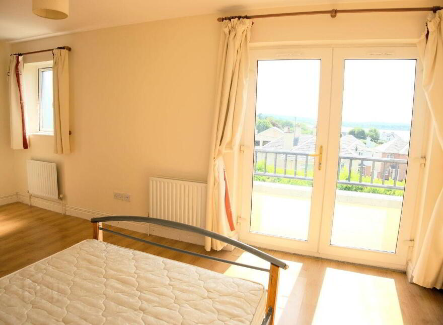 5 An Srúthan, Cross Street, Loughrea, H62PK65