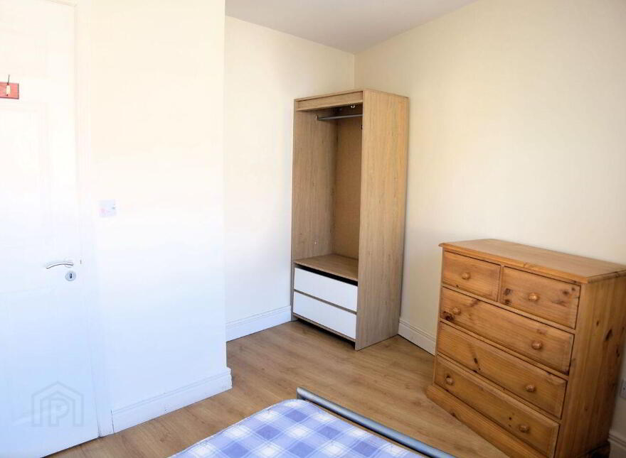 5 An Srúthan, Cross Street, Loughrea, H62PK65