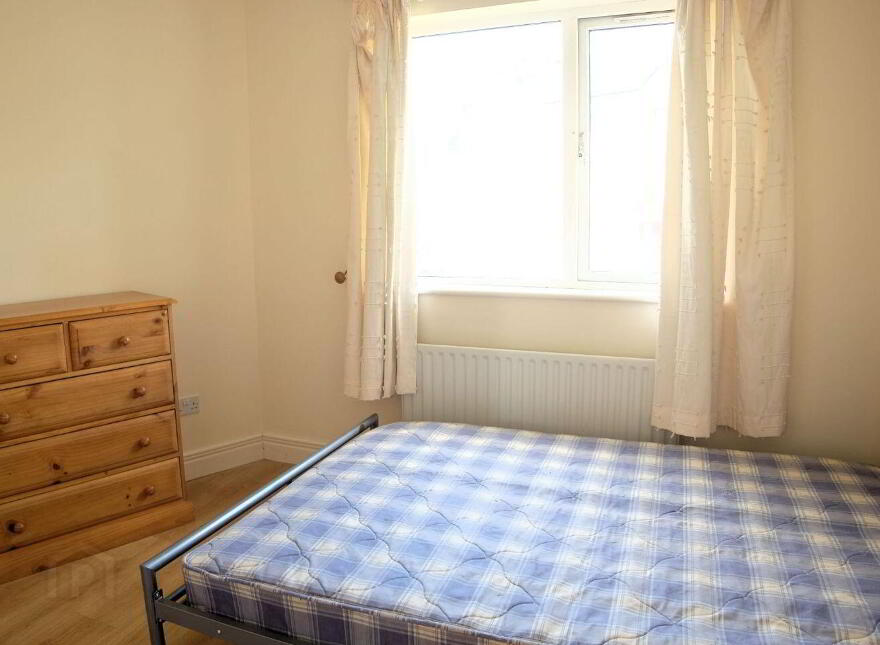5 An Srúthan, Cross Street, Loughrea, H62PK65