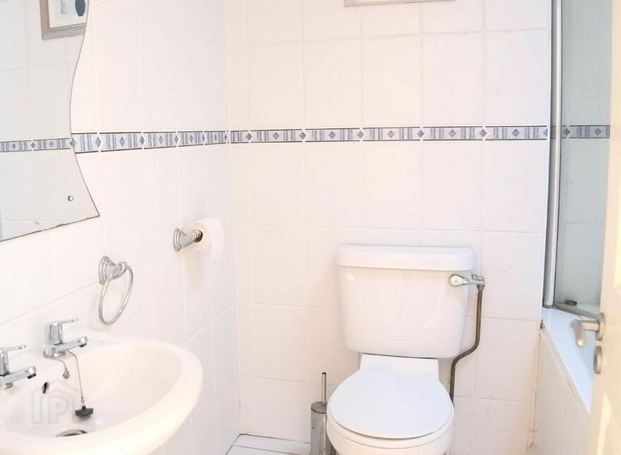 5 An Srúthan, Cross Street, Loughrea, H62PK65
